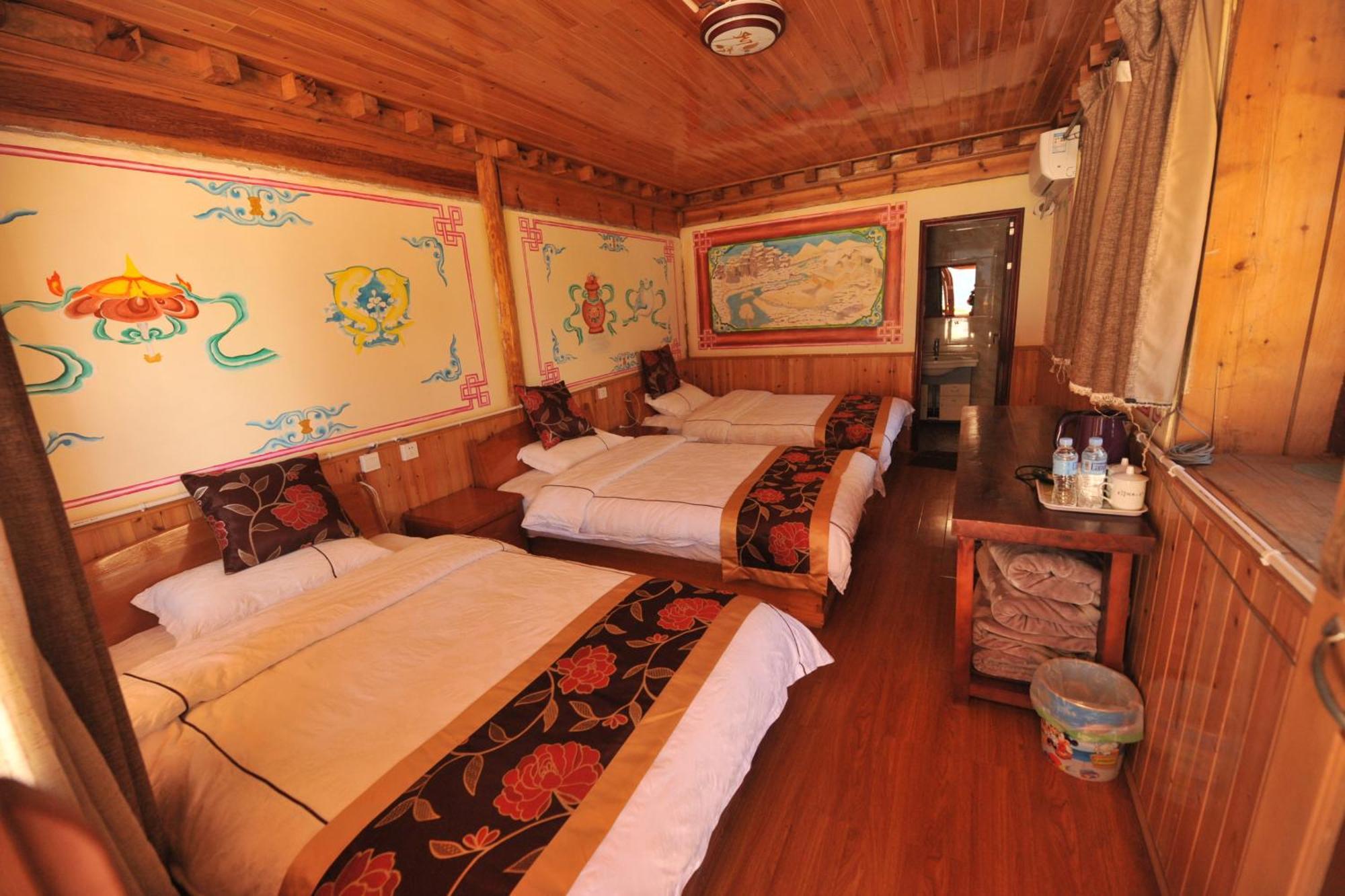 Tibet Guesthouse 虎跳峡卓玛客栈 Sangzsila Kültér fotó